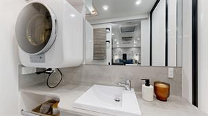 579825 image